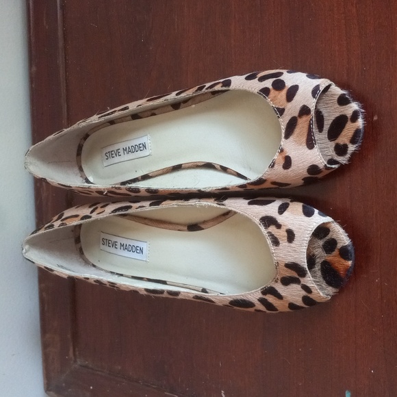 Steve Madden Leather Calf Hair Leopard Print Open Toed Low Wedge Shoes - Picture 2 of 11